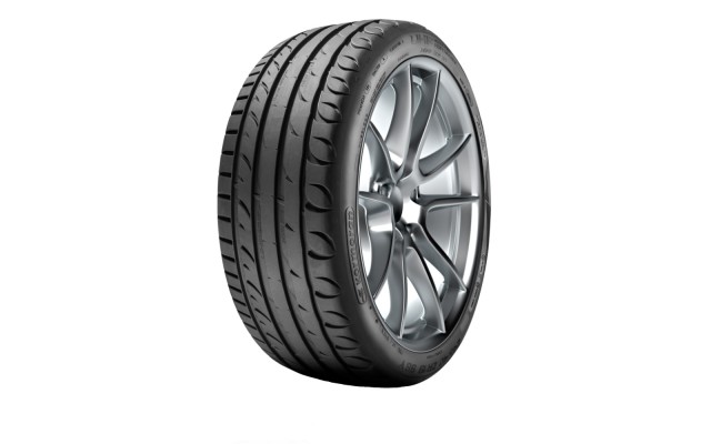 Kormoran ULTRA HIGH PERFORMANCE 215/45/R18 93Y XL vara